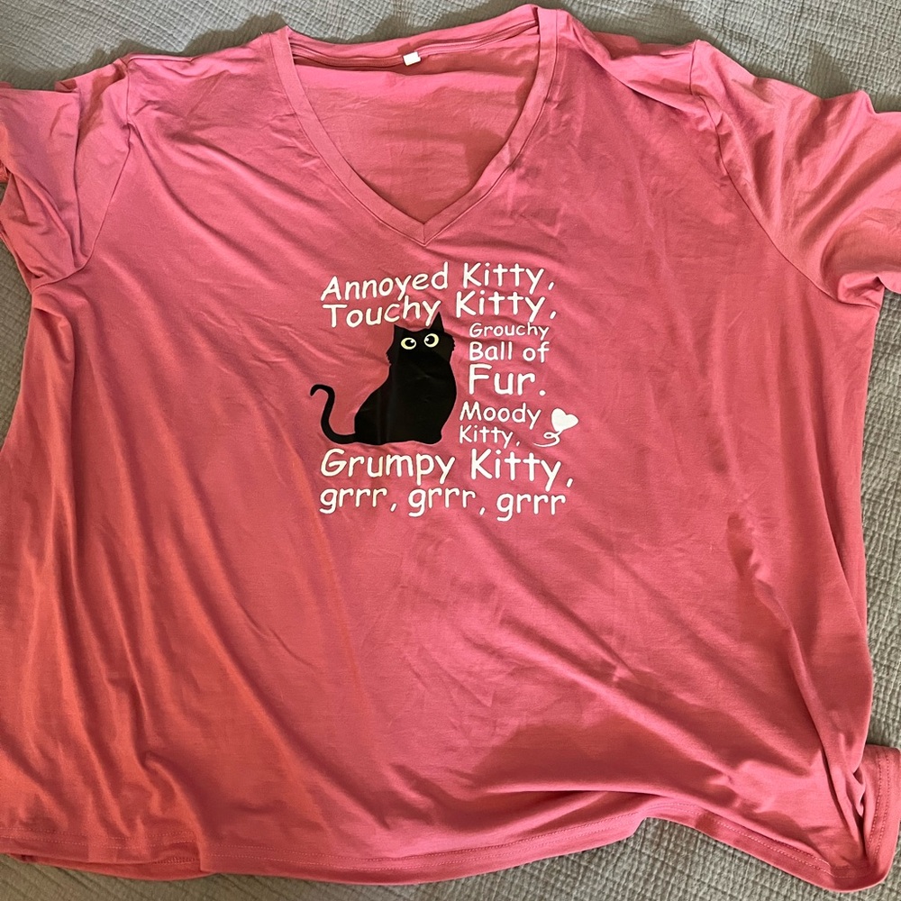 Pink Cat Graphic V-Neck T-Shirt